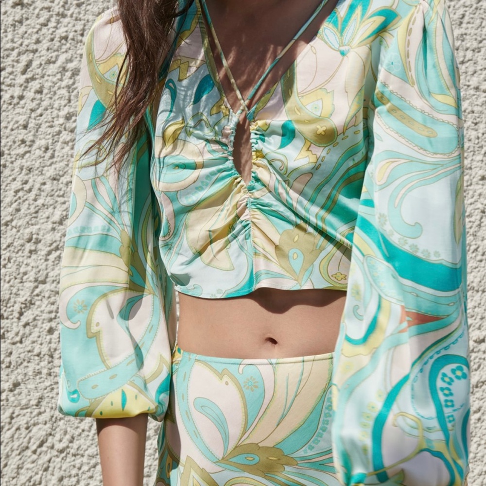 NWOT Zara Printed Top Sea Green